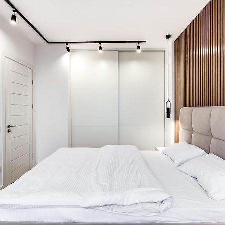 Vip Apartments ลวีฟ ภายนอก รูปภาพ